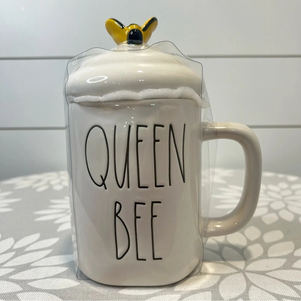 Rae Dunn White Queen Bee Ceramic Mug Cup with Bee Lid. 16 oz. NWT.